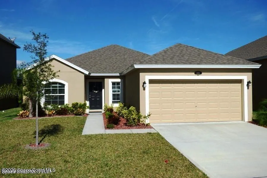 3 bed, 2.0 bath, 1529 sqft, $2,000 — Photo 1