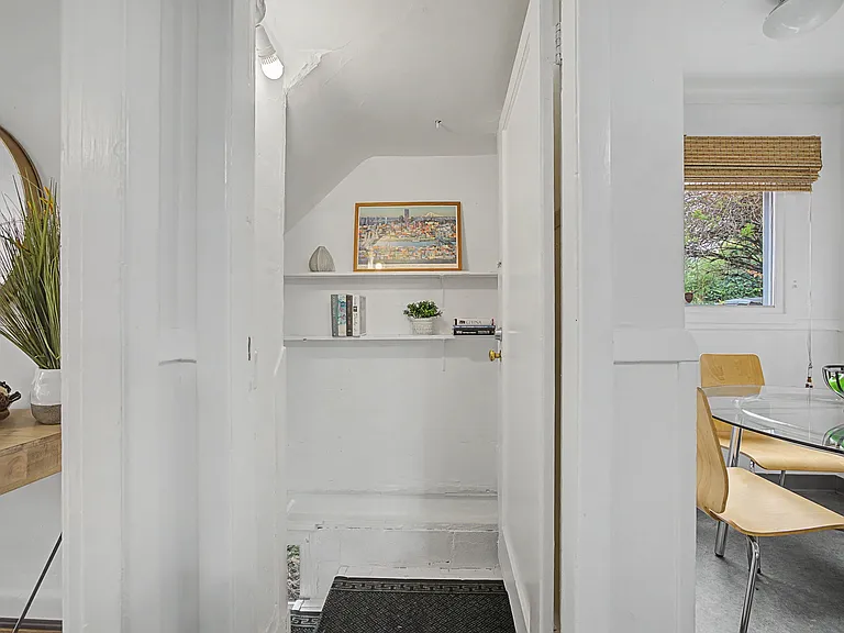 2220 SE Yamhill St — Photo 54