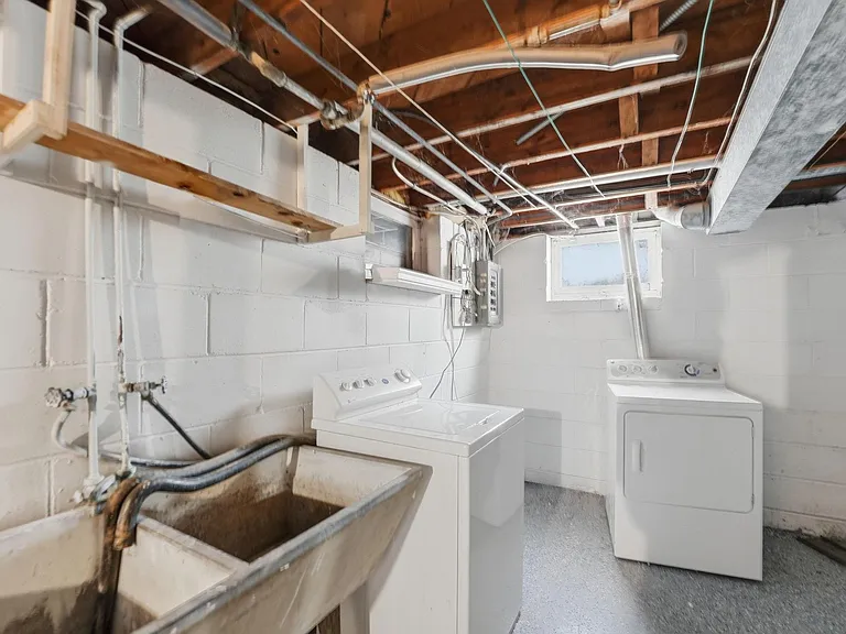 1697 Rose Pl — Photo 24