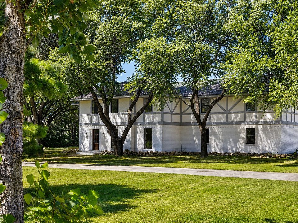 1st image of 5049 Golden Cir