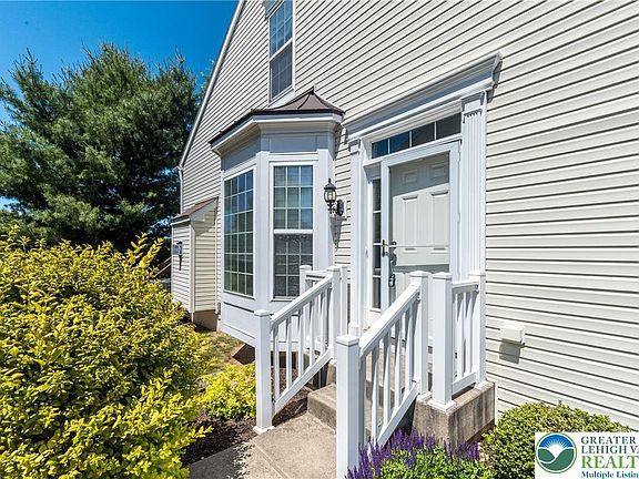 4th image of 1824 Emerald Dr