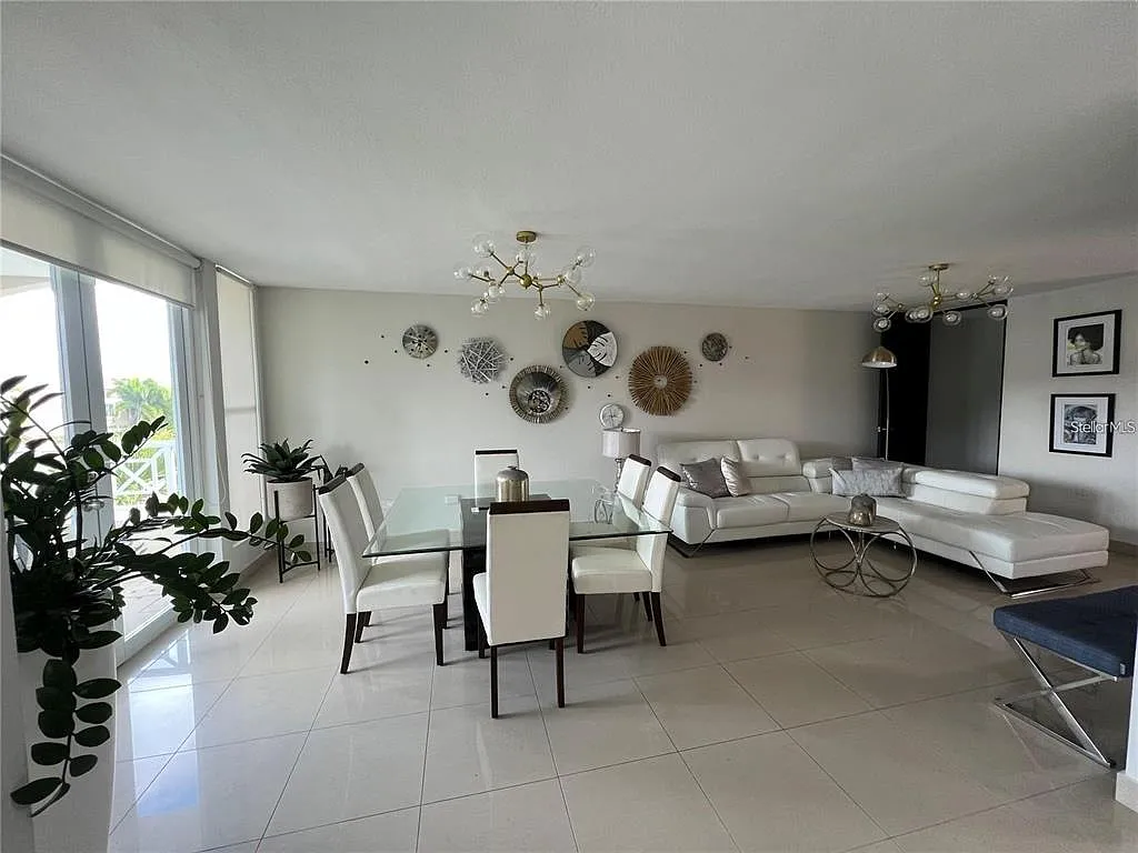 3 bed, 2.5 bath, 1877 sqft, $2,700 — Photo 3