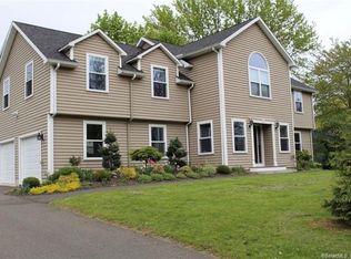 138 Twin Lakes Rd, North Branford, CT 06471