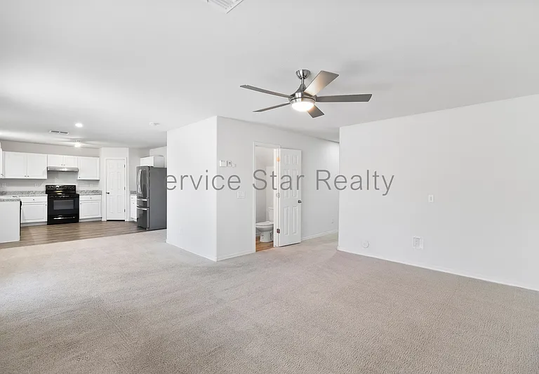 214 W Watson Ct — Photo 10