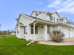 2020 Autumn Ln, Kaukauna, WI 54130