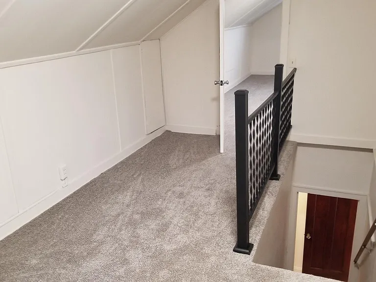 2625 University Ave — Photo 11