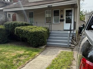 218 Academy, Ferndale, MI 48220