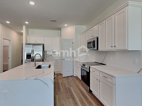 4th image of 2562 Feather Crest Dr