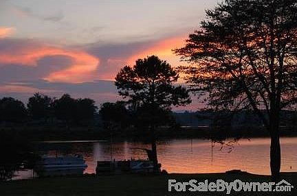 Lake Bowen Sunset View