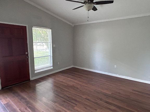 3rd image of 1114 Pear St