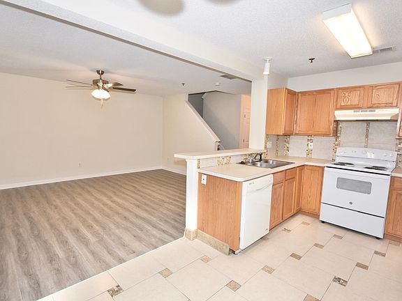 5th image of 328 Cottonwood Creek Cir