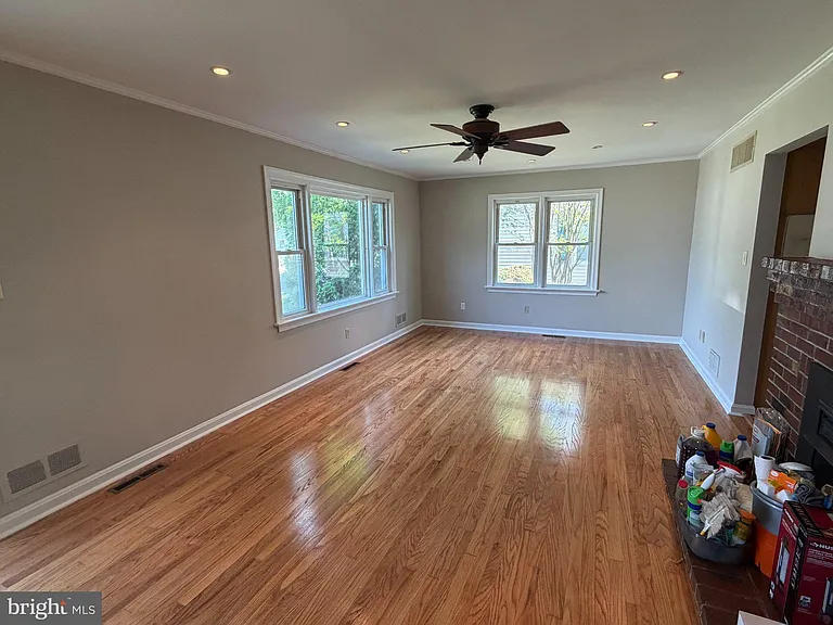 520 Fairview Ave — Photo 3