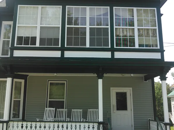 121 Pleasant St APT 5, Farmington, ME 04938