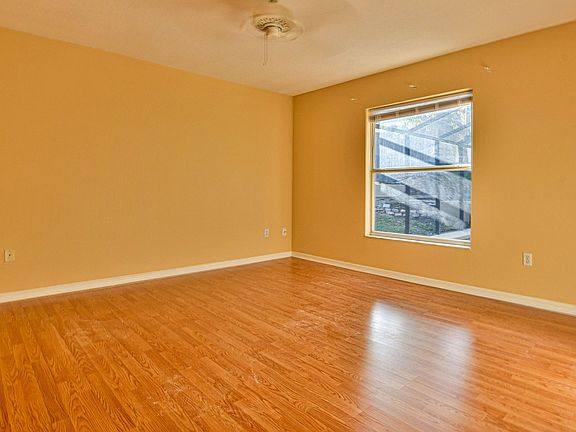 4th image of 900 Park Valley Cir