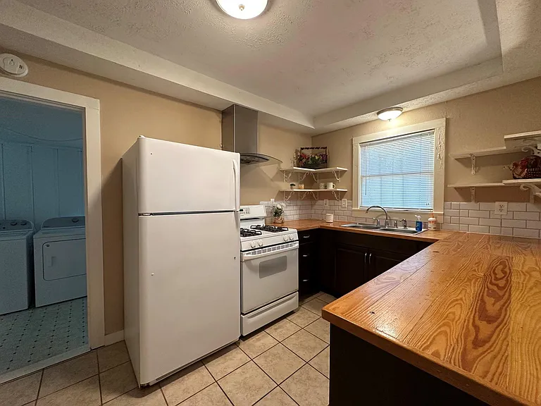 706 W Willis St — Photo 4