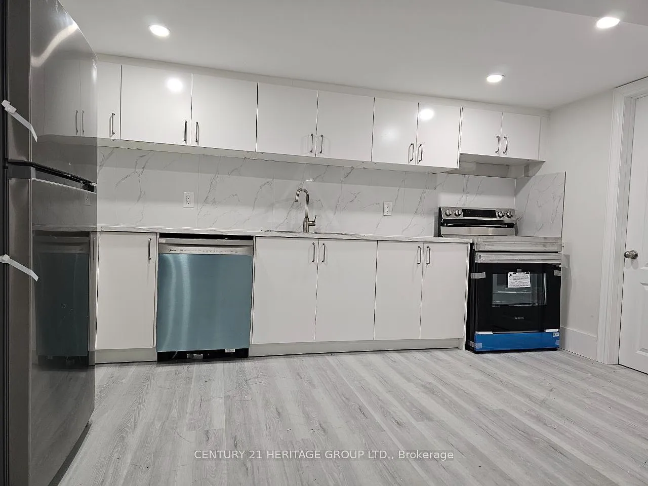 3 bed, $2,499 — Photo 2