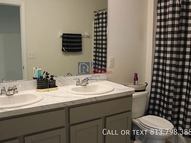 3199 Suncoast Plains Dr — Photo 16
