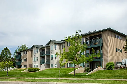 Hanbury Manor Apartments Photo 1