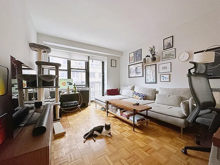 337 W 43rd St #6B — Photo 2