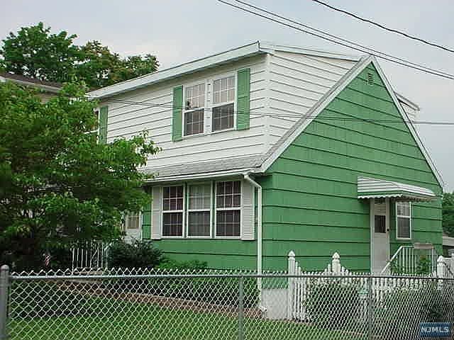 2nd image of 13 West St
