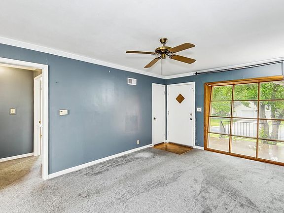 4th image of 1790 S Clifton Ave