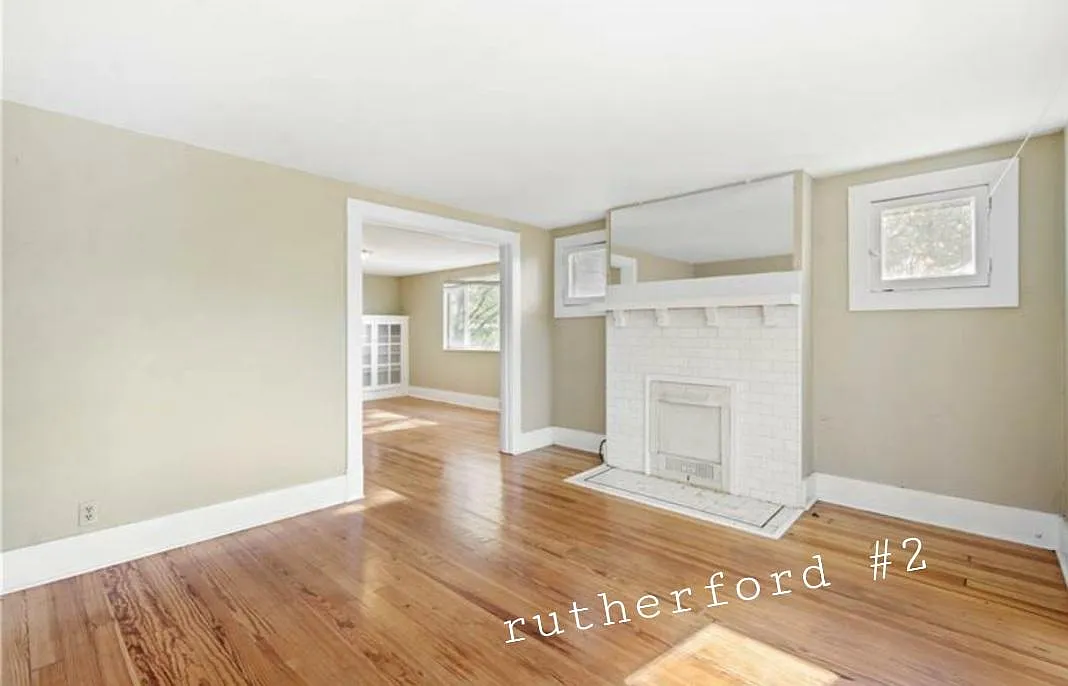 living room - 1327 Rutherford Ave #2