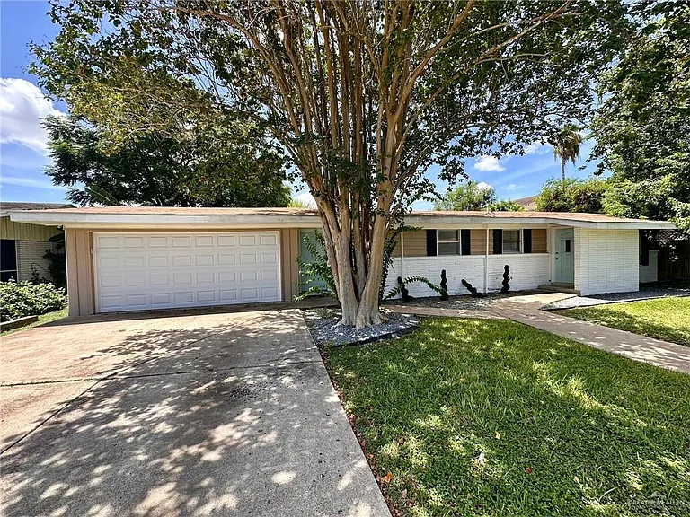 807 Walnut Ave — Photo 1