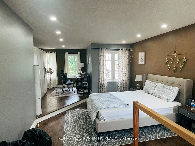 60 Silverbirch Pl — Photo 15