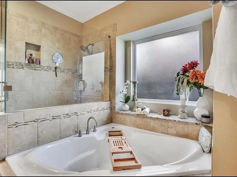 18214 Spruce Creek Dr — Photo 27