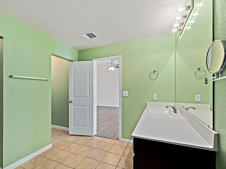 5916 Montrelia Dr — Photo 19