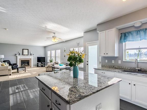 5th image of 7501 Vista Lake Way