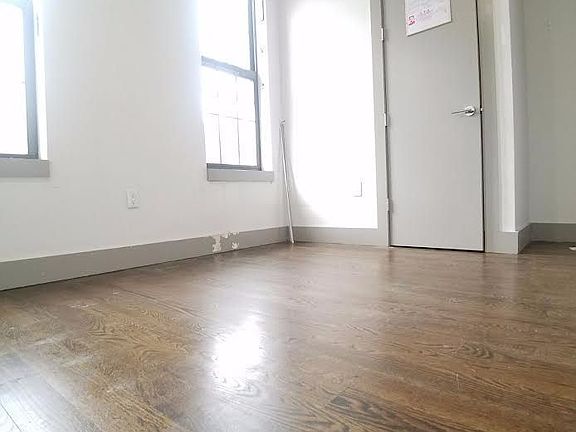 4th image of 25 Stanhope St #1C