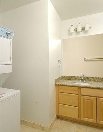 4th image of 3301 Park Ave APT 203