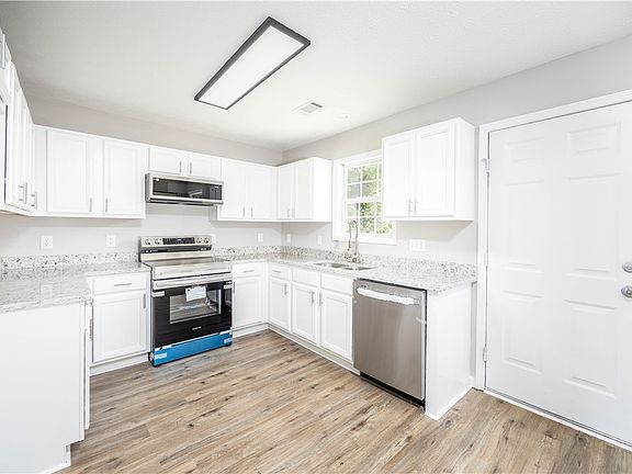 3rd image of 2804 Southview Ct