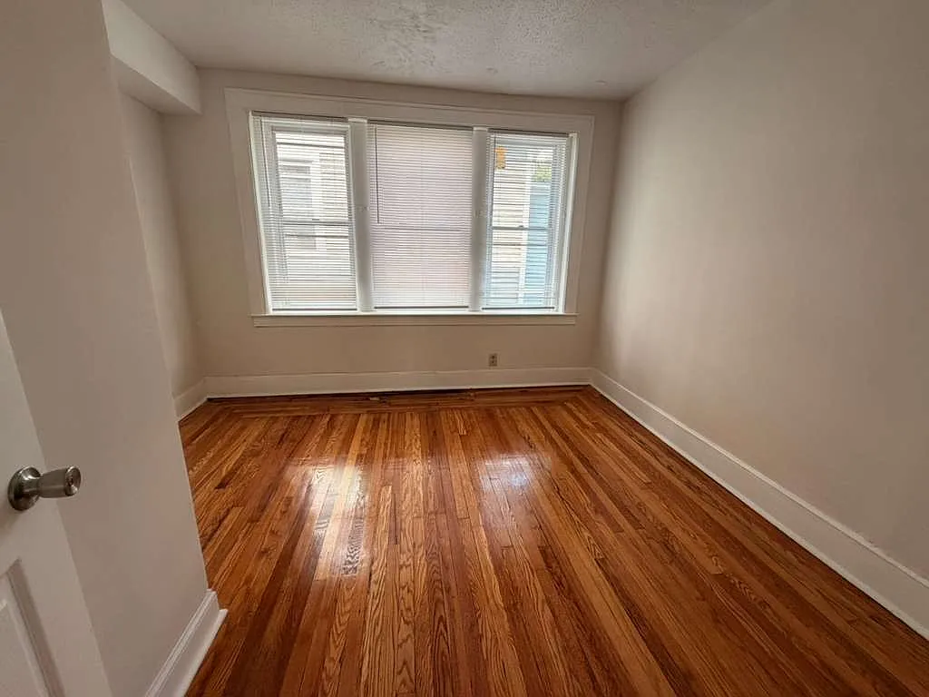 3 bed, $1,750 — Photo 2