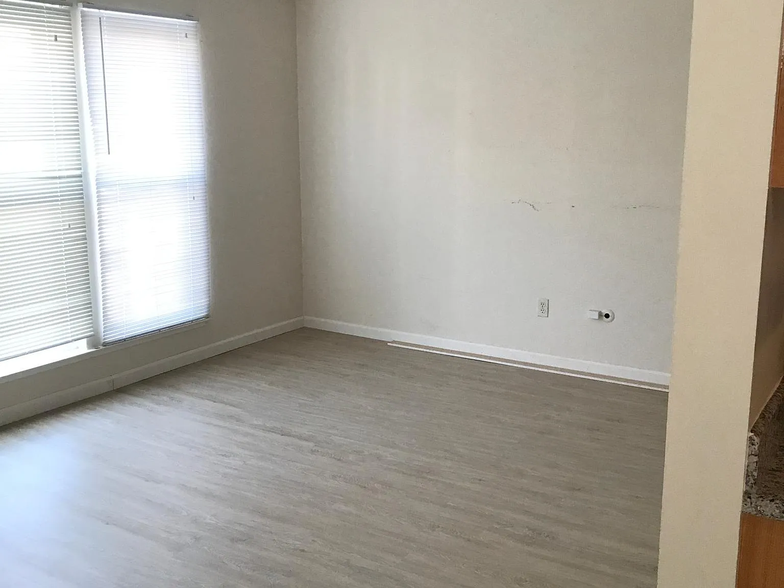 2 bed, 700 sqft, $2,999 — Photo 1