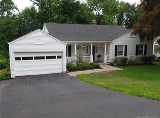 33 Valley View Rd, Trumbull, CT 06611