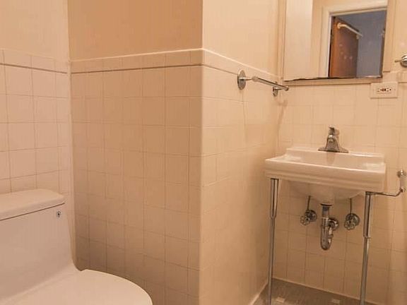 5th image of 866 Green St APT 1