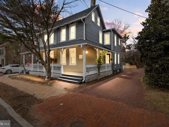 11 E 2nd St, Moorestown, NJ 08057