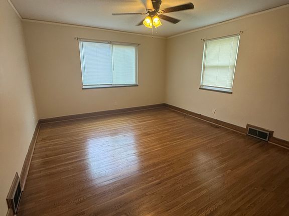 4th image of 2213 Oakdale Ave