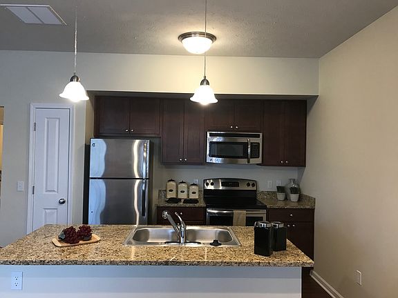 5th image of 39 Arborwood Dr