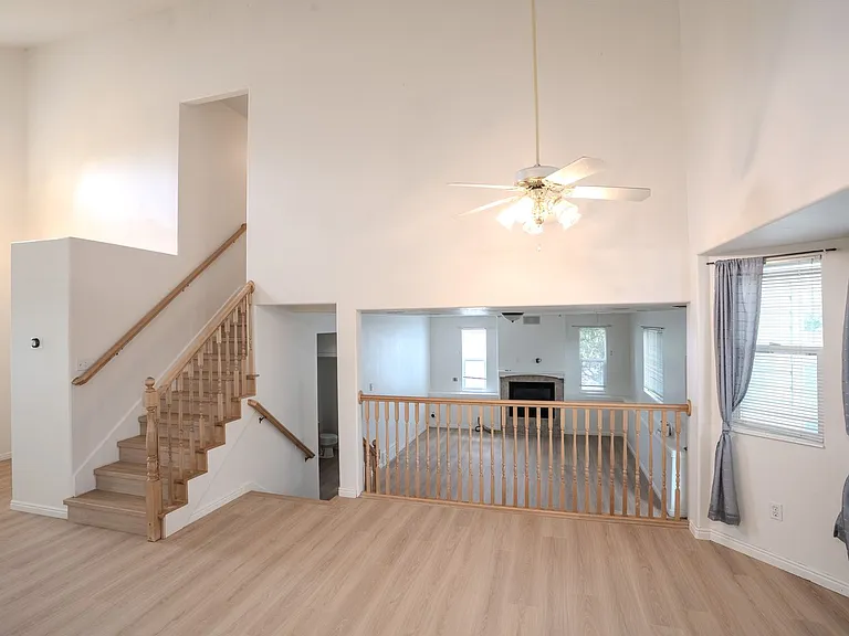 1007 N 525 W — Photo 10