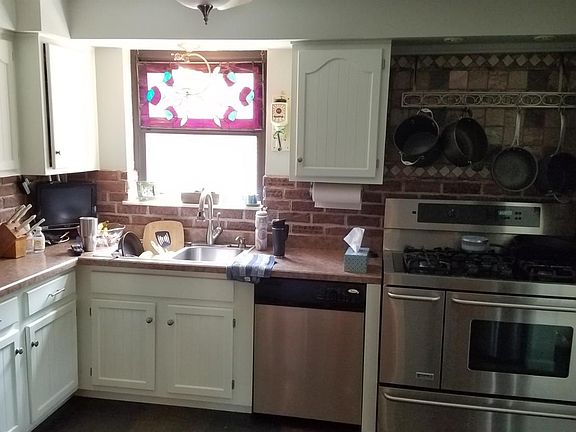 4th image of 1561 Oak Knoll Dr
