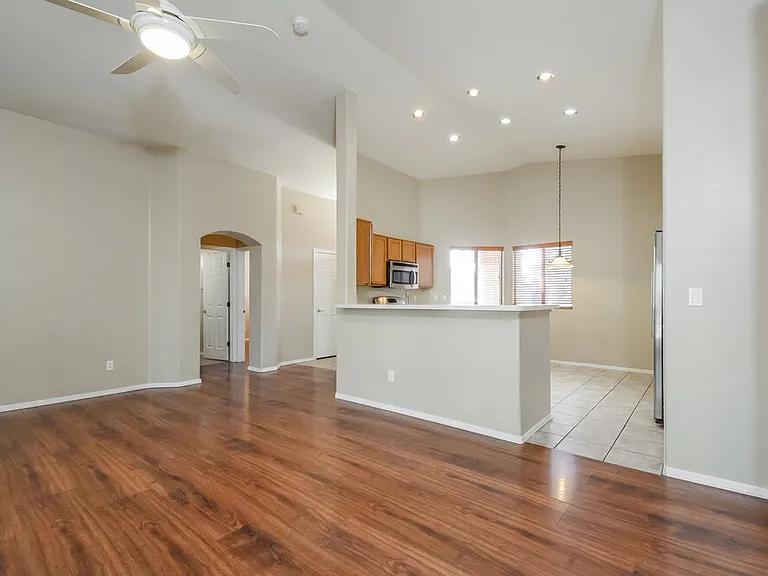 8506 N Sayante Way — Photo 4