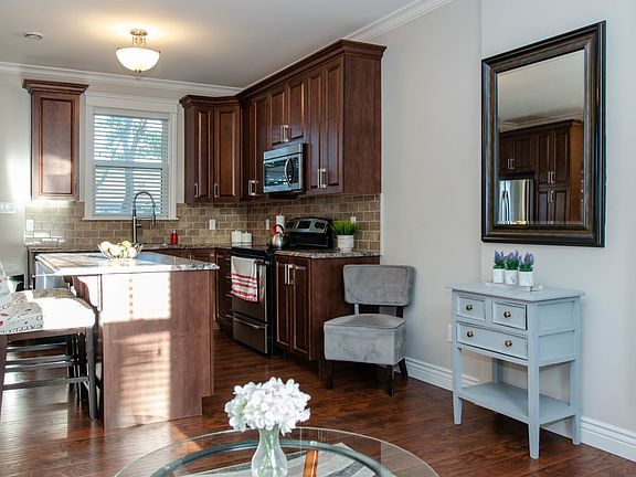 4th image of 17 Livingstone St #2