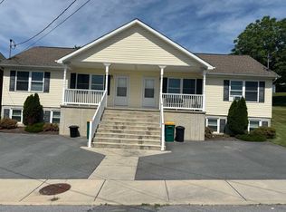 726 Ringgold St, Waynesboro, PA 17268