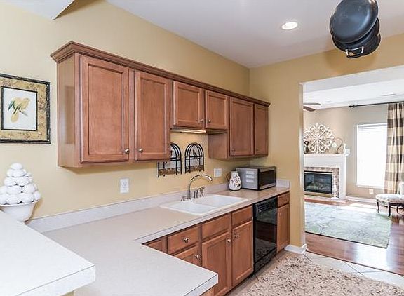 5th image of 3203 Friars Walk Ln #3203