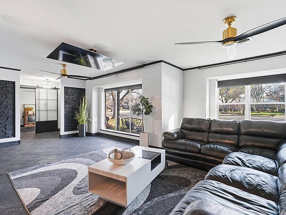 3rd image of 4096 N 10th St