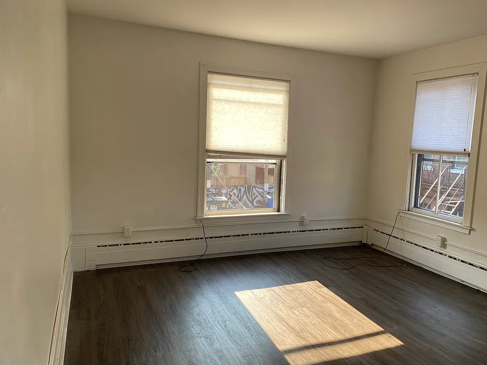 12 Clarke St #3
