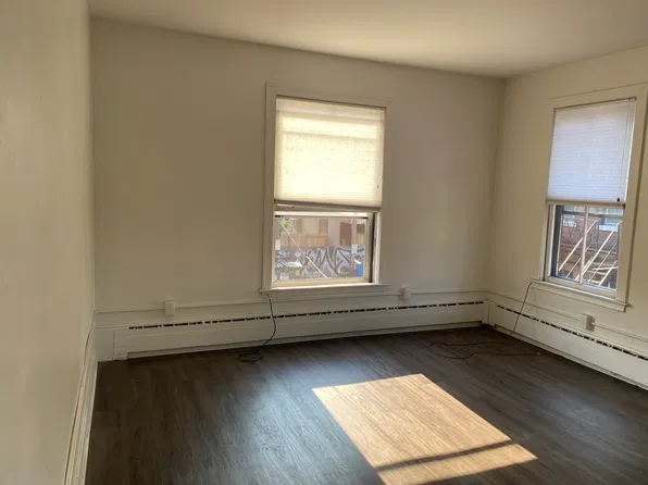 12 Clarke St #3, Burlington, VT 05401